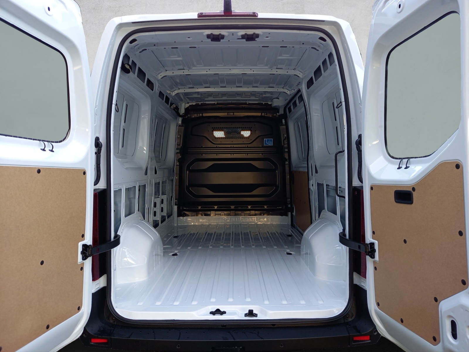 Nissan Interstar 3.5 Kaw. L2H2 2.0 dCi 130 Acenta