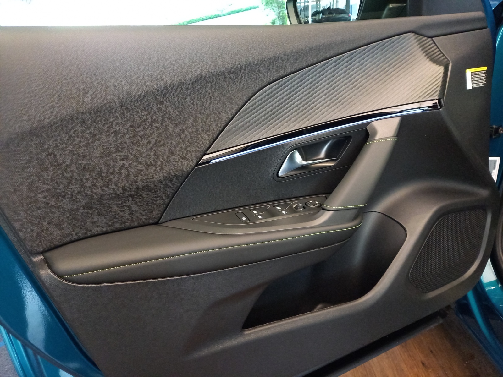 Peugeot 2008 1.2 Hybrid GT