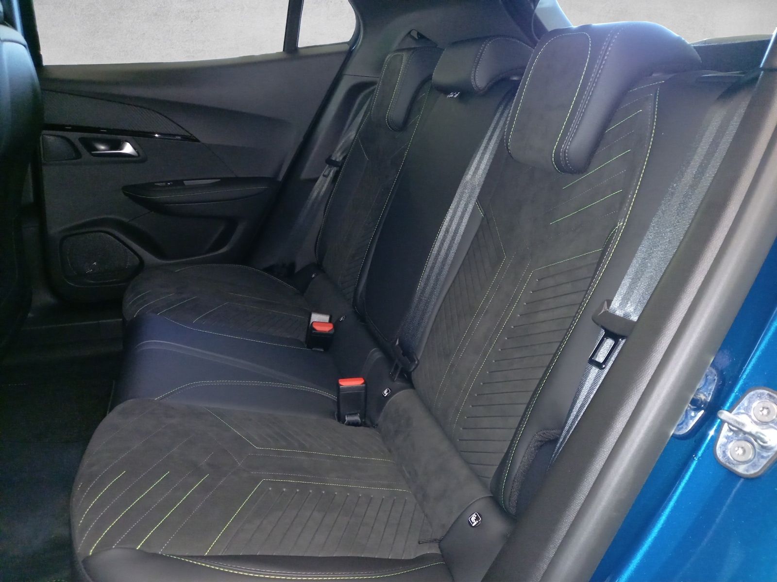 Peugeot 2008 1.2 Hybrid GT