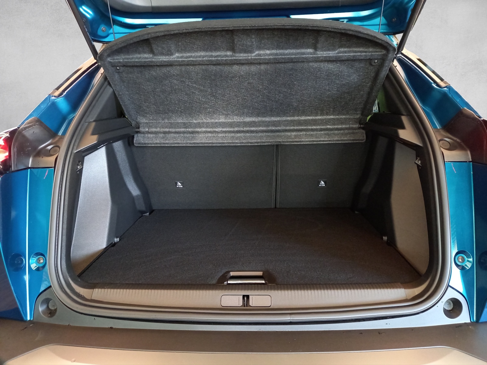 Peugeot 2008 1.2 Hybrid GT