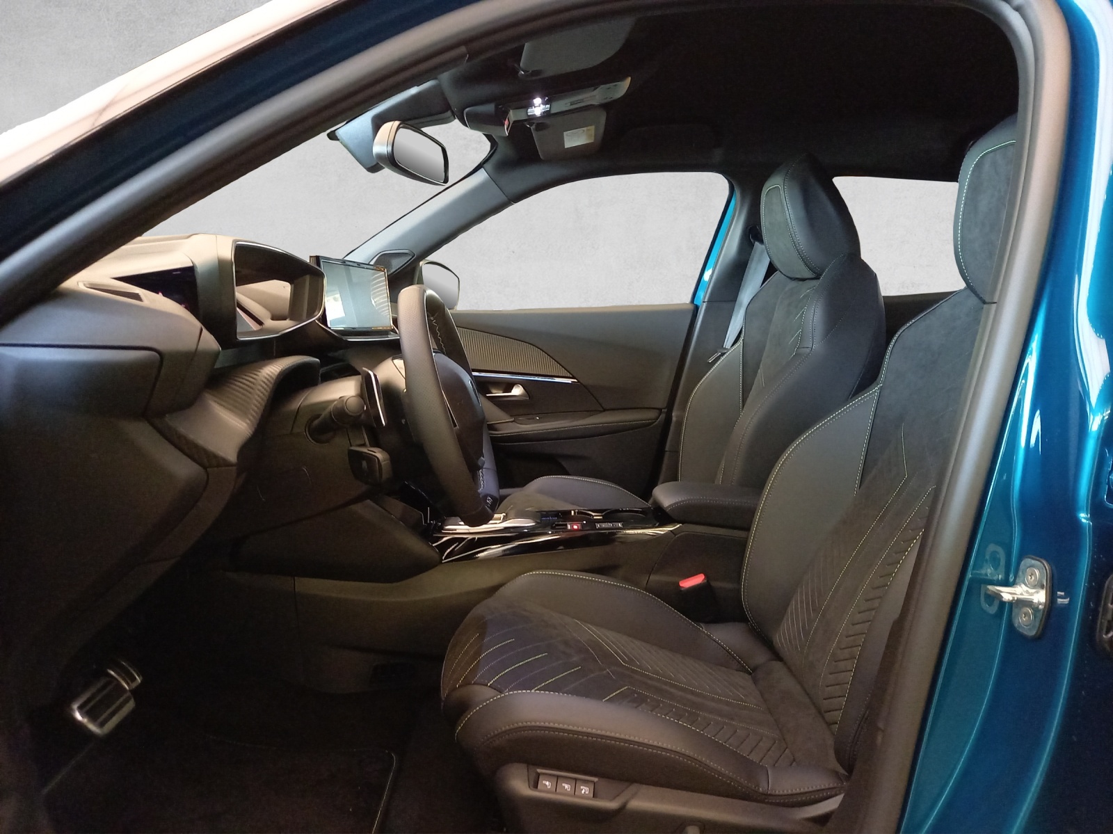 Peugeot 2008 1.2 Hybrid GT