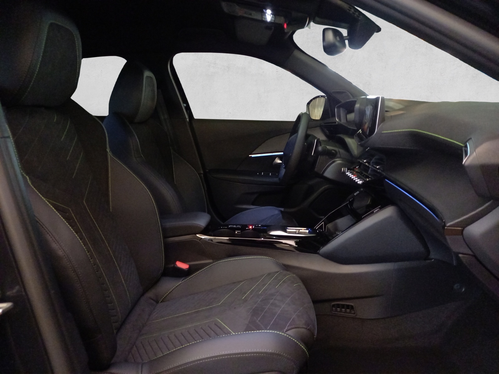 Peugeot 2008 1.2 Hybrid GT