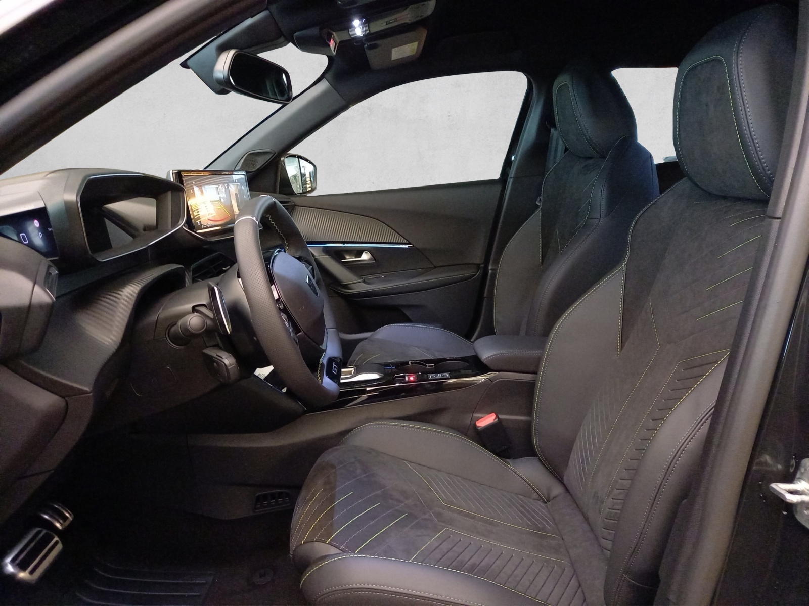 Peugeot 2008 1.2 Hybrid GT