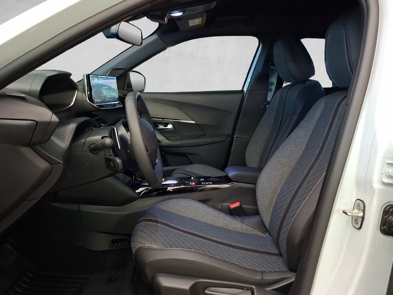 Peugeot 2008 1.2 Hybrid Allure Premium