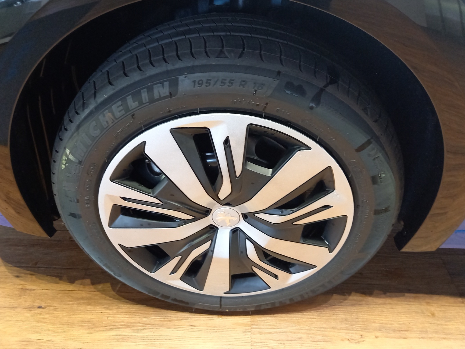 Peugeot 208 e-Active Pack