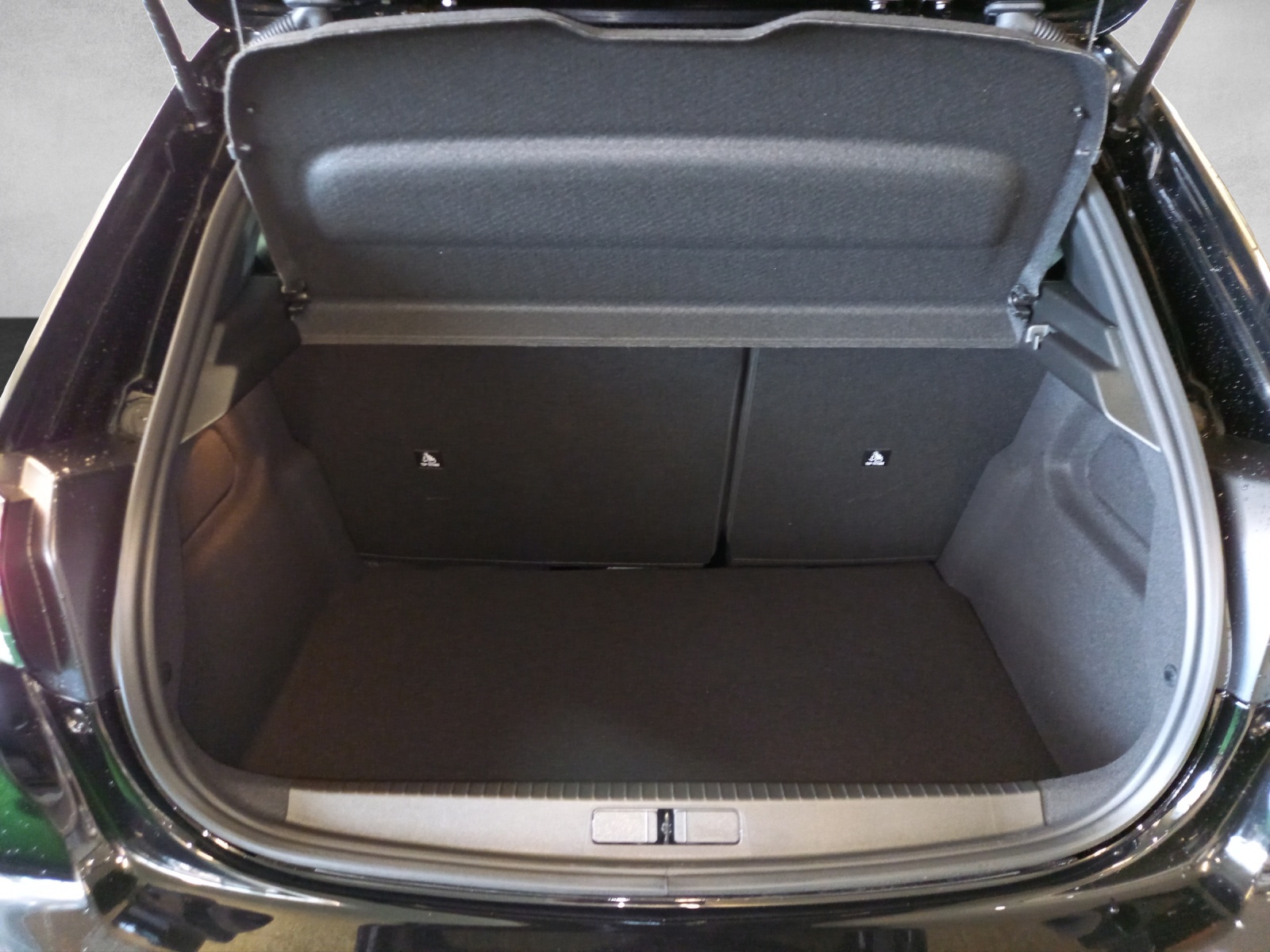 Peugeot 208 1.2 Hybrid Allure Premium