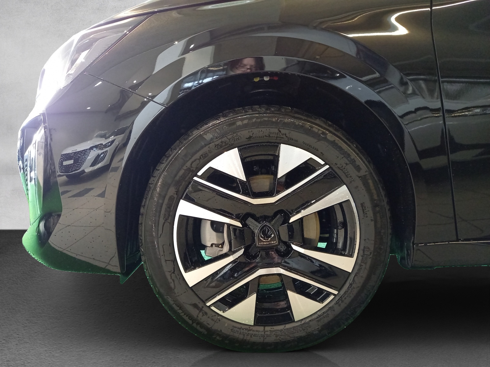 Peugeot 208 1.2 Hybrid Allure Premium