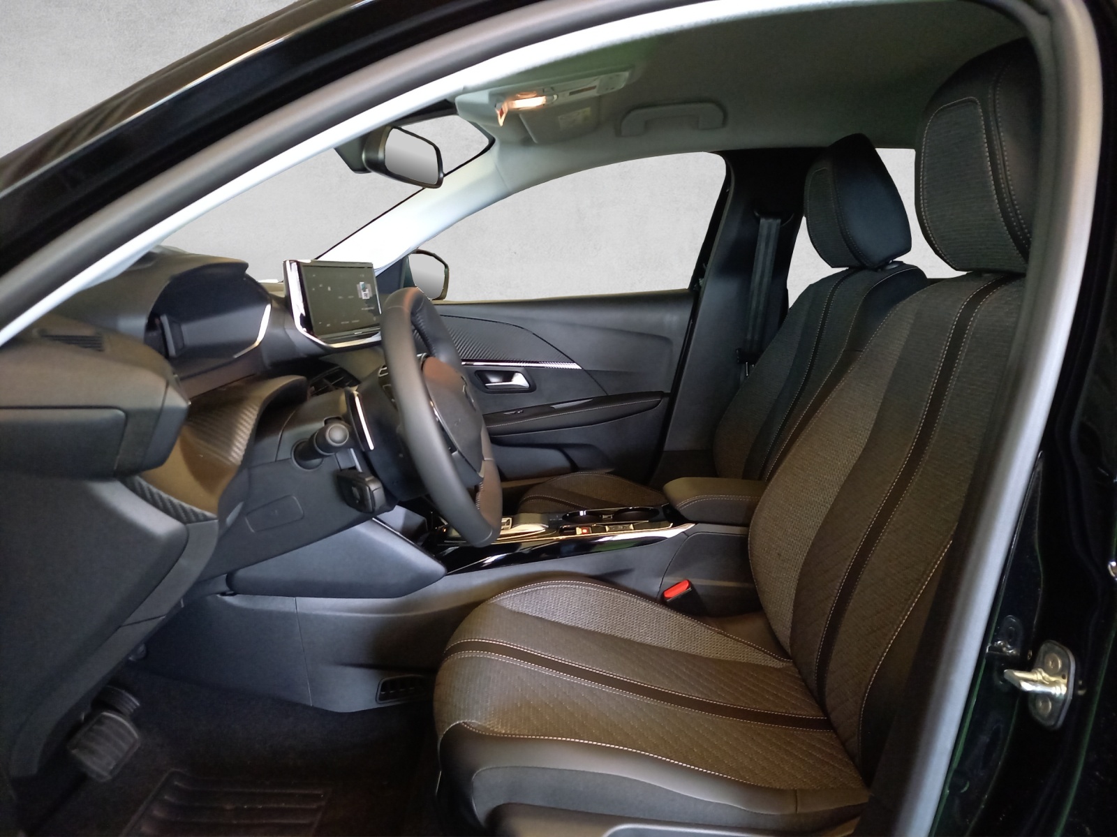 Peugeot 208 1.2 Hybrid Allure Premium