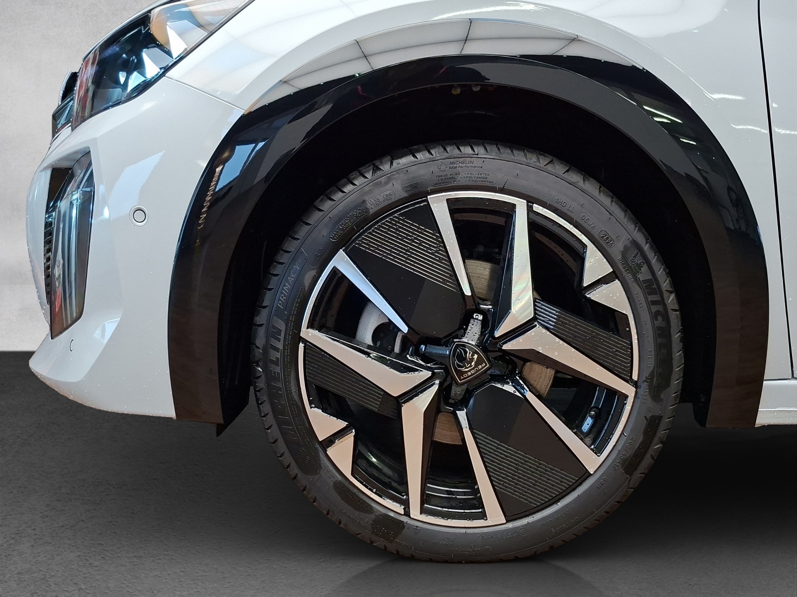 Peugeot 208 1.2 Hybrid GT