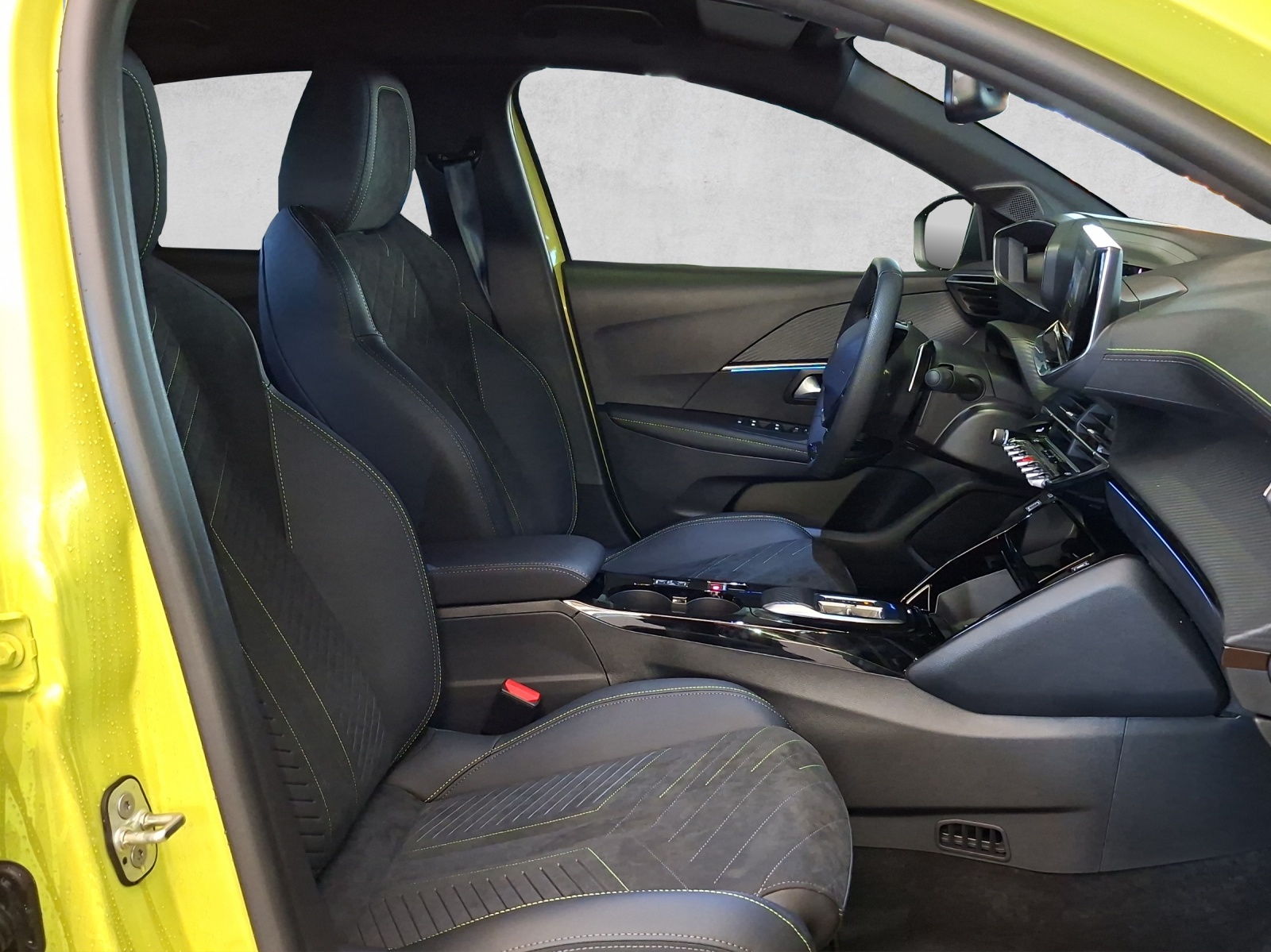 Peugeot 208 1.2 Hybrid GT