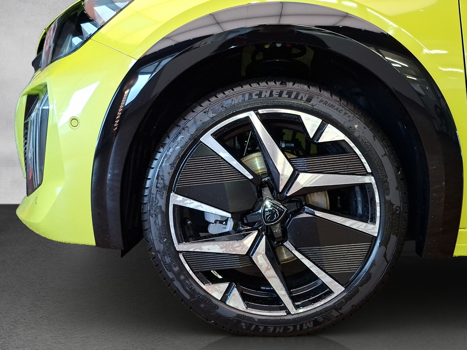 Peugeot 208 1.2 Hybrid GT