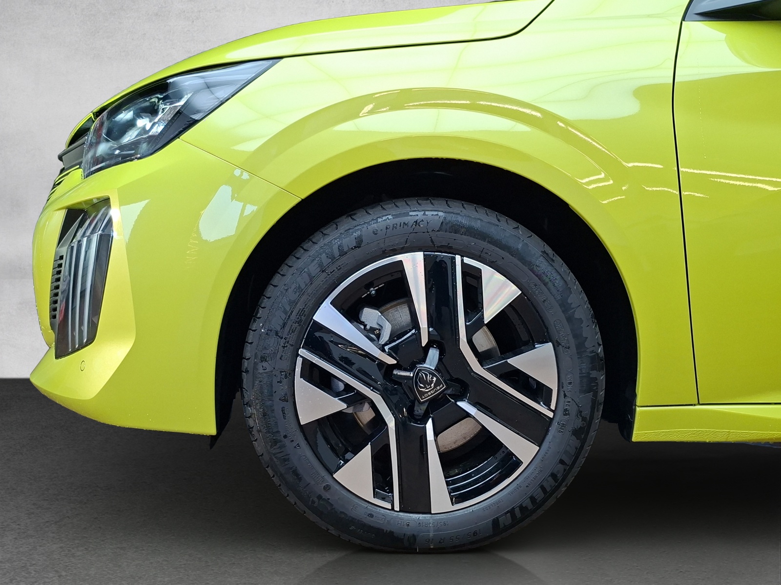 Peugeot 208 1.2 Hybrid Allure Premium