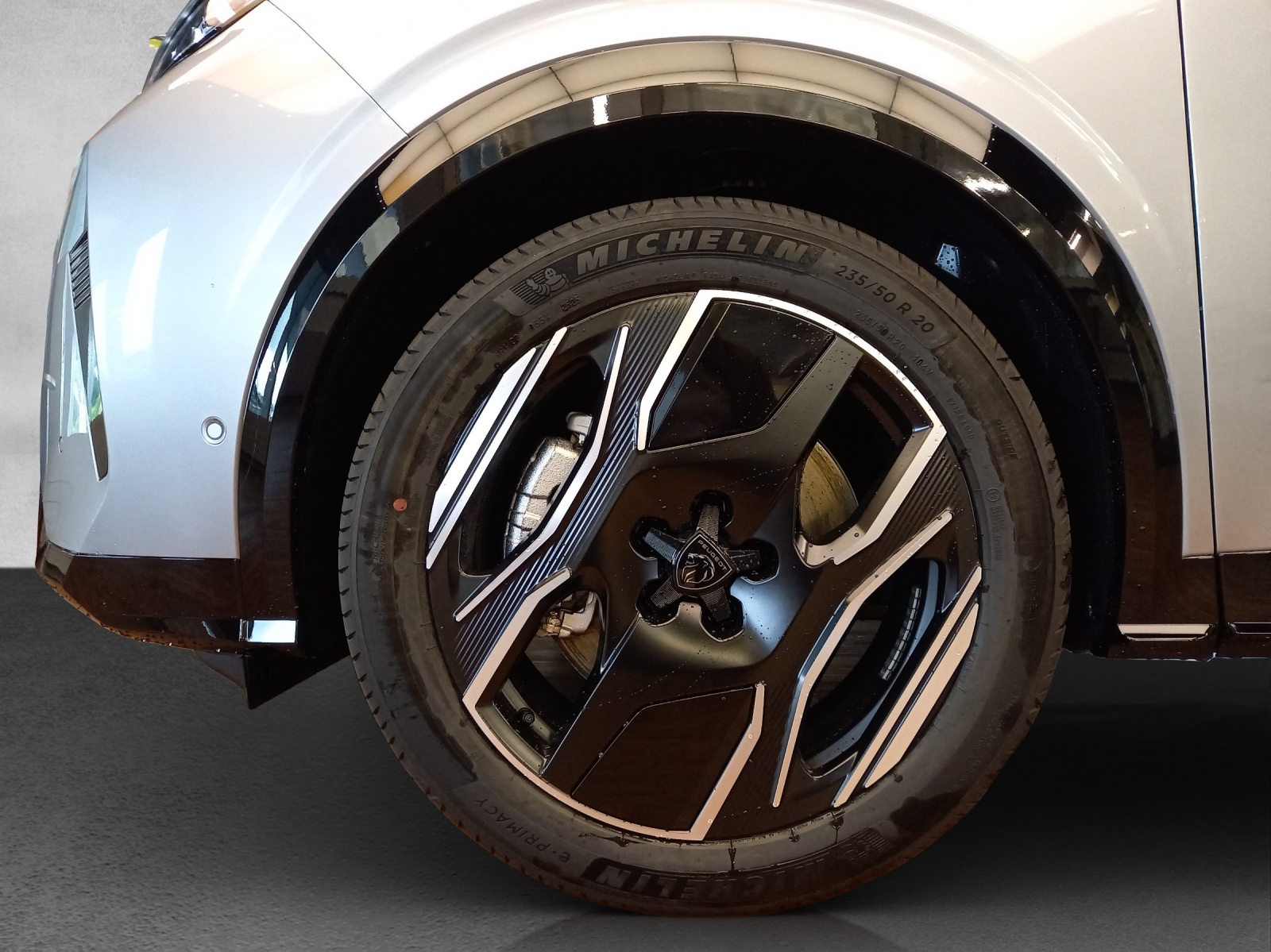 Peugeot 3008 e-Launch Edition AWD