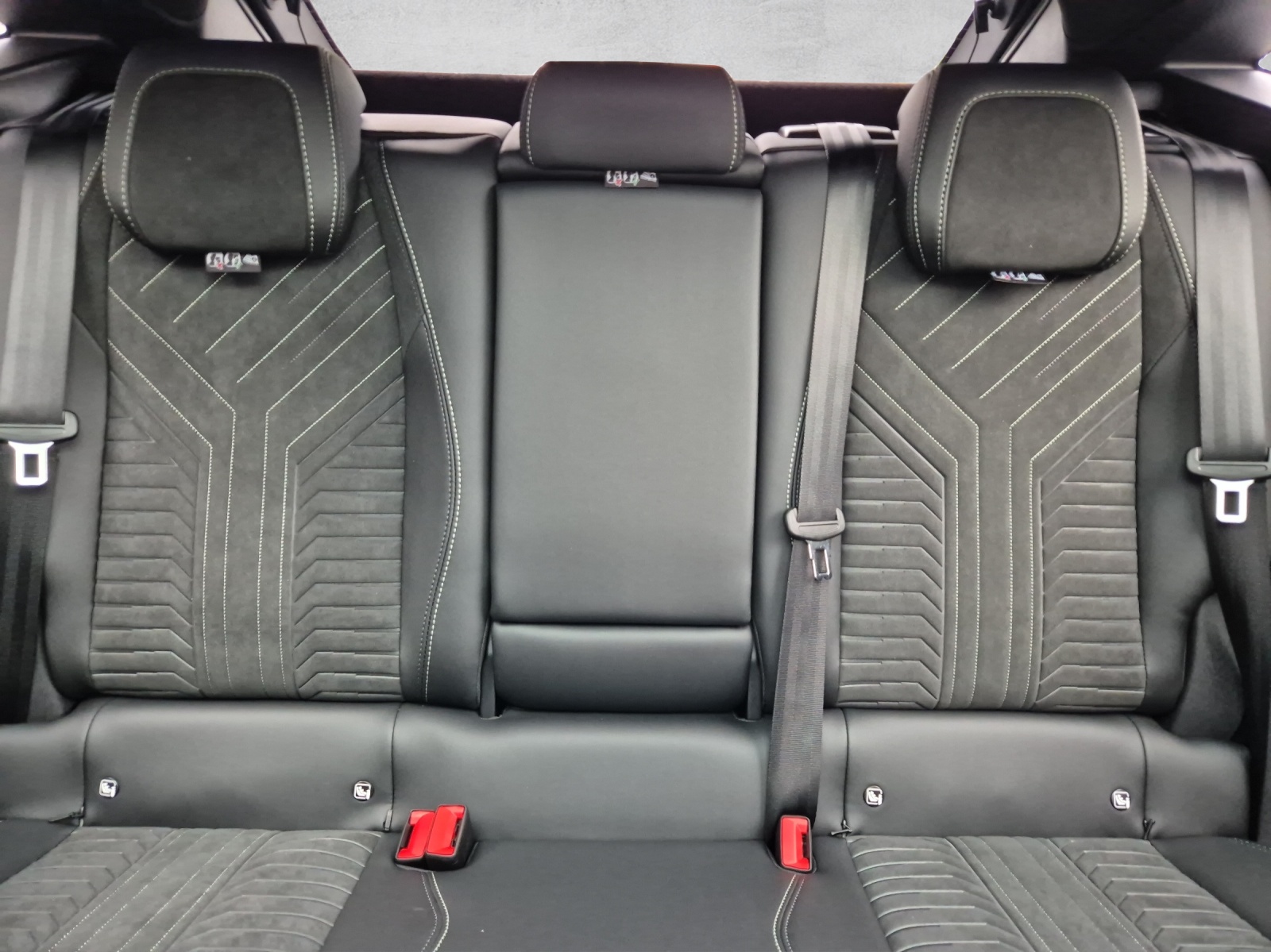 Peugeot 3008 e-Launch Edition AWD