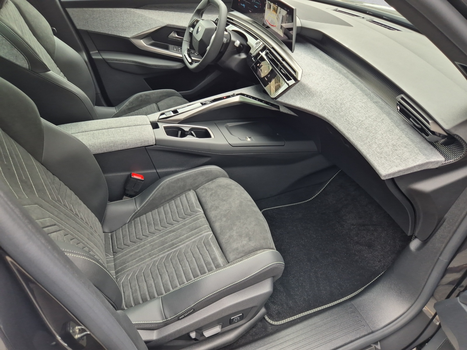 Peugeot 3008 e-Launch Edition AWD