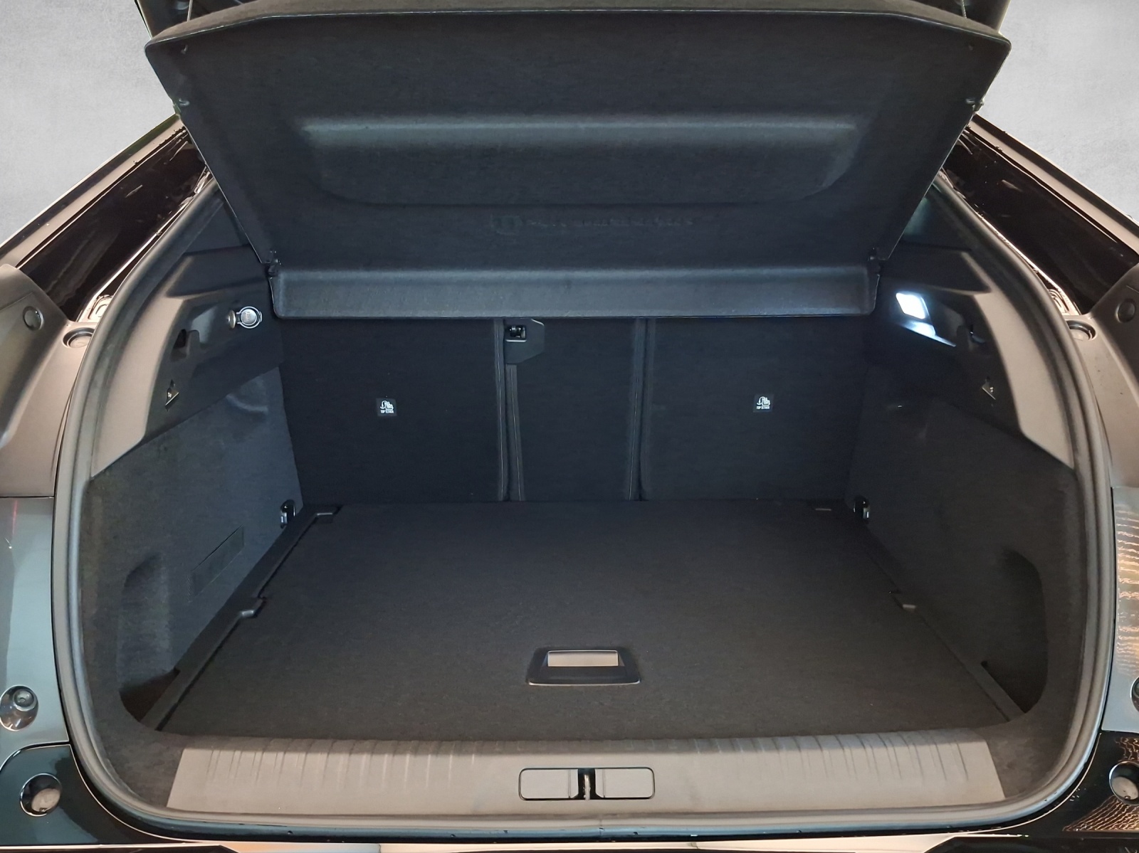 Peugeot 3008 e-Launch Edition AWD