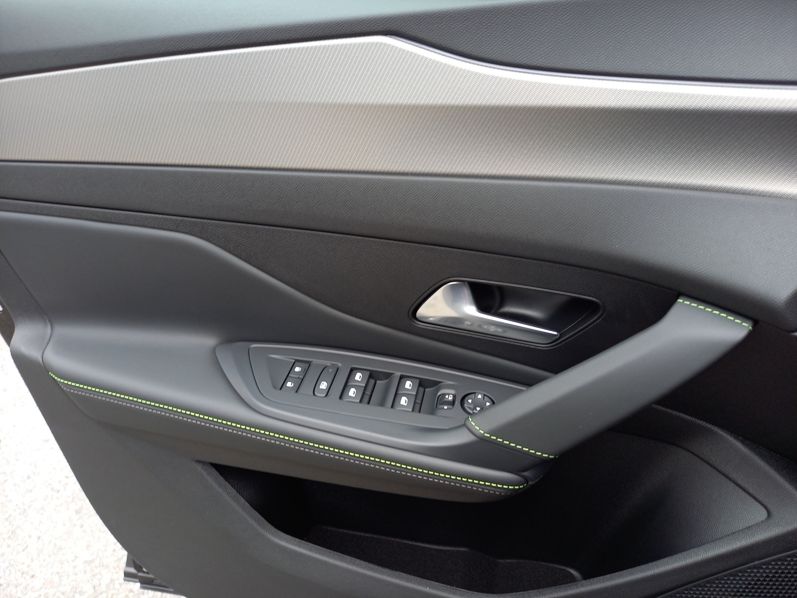 Peugeot 408 1.6 PHEV 180 GT