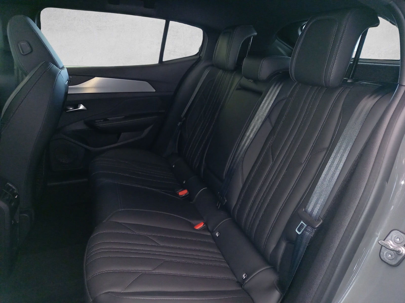 Peugeot 408 1.6 PHEV 225 GT