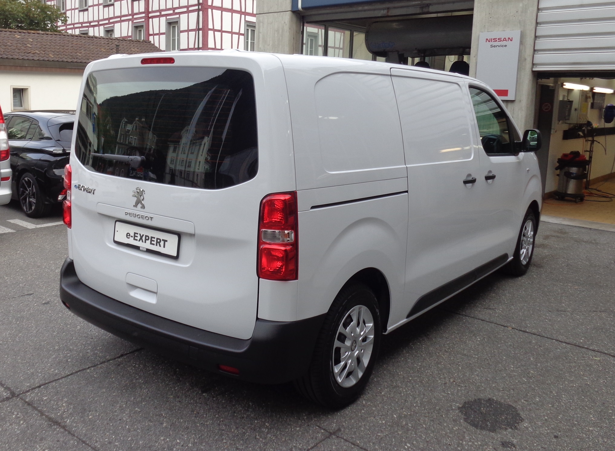 Peugeot e-Expert Kaw. Standard 75 kWh Premium