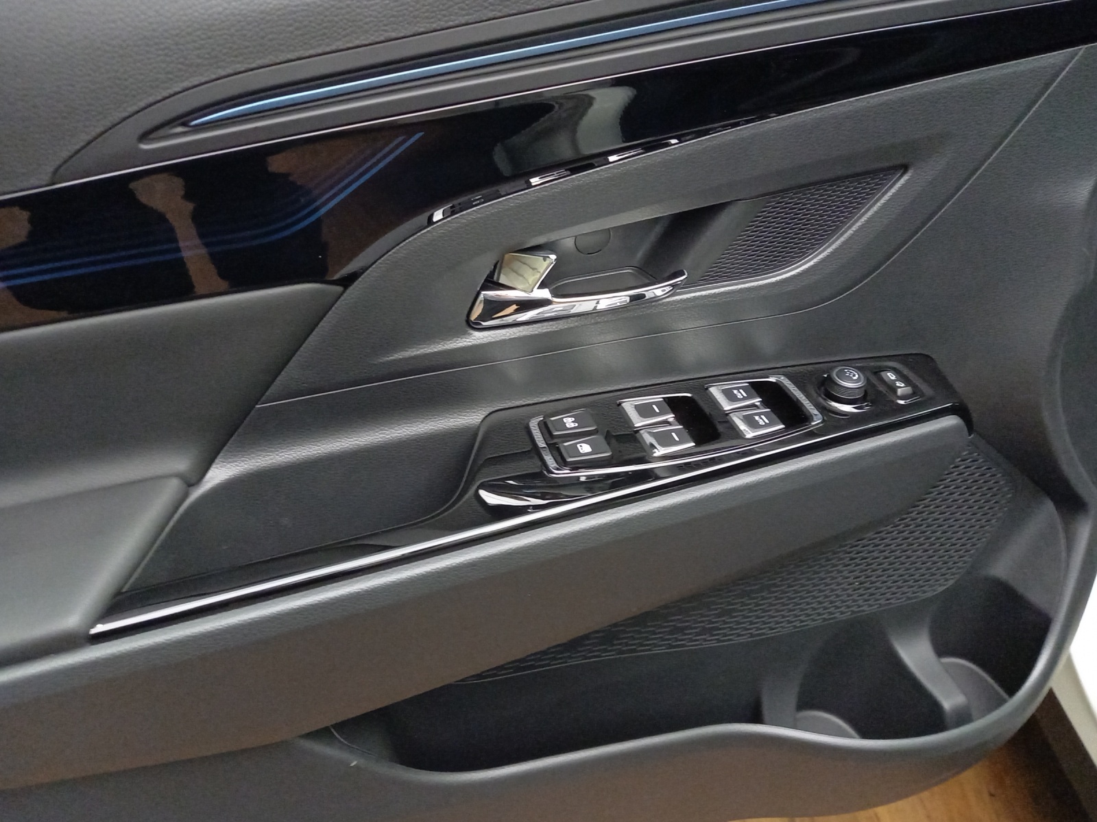 SsangYong Korando eMotion Titanium